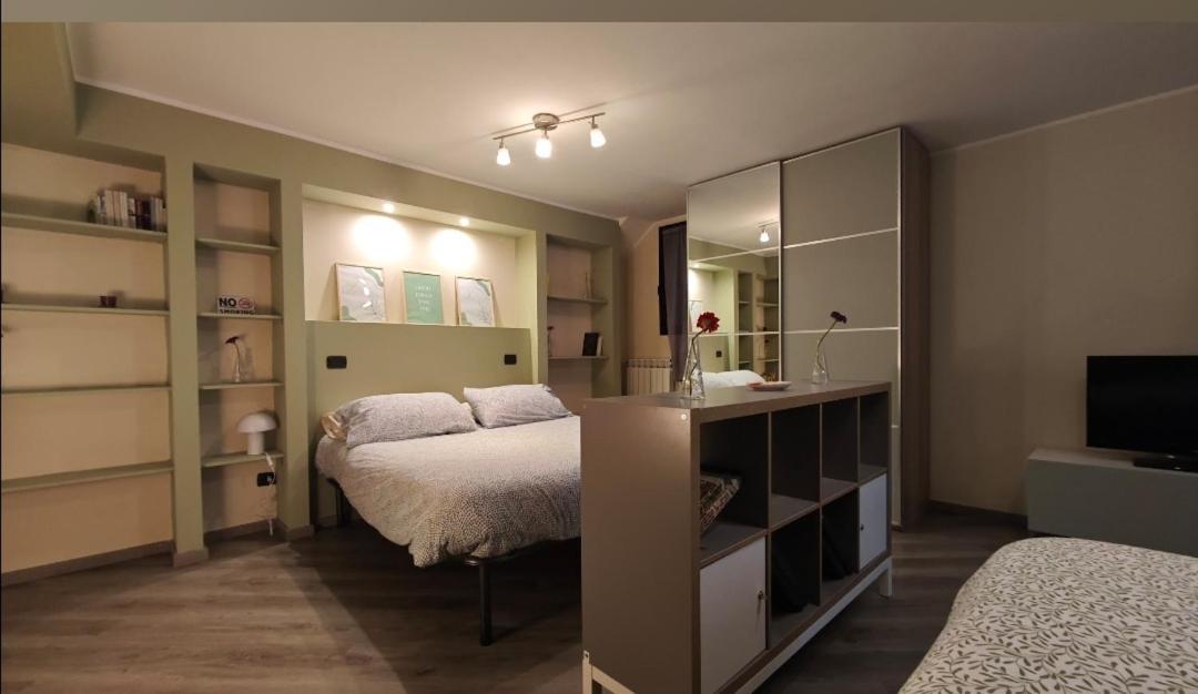 Appartamento Aleph With Private Parking, Next Train Station Como Exterior foto